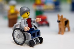 files-news-lego-wheelchair-2016[983e648d3655ee6e5bedaec394226046].jpg
